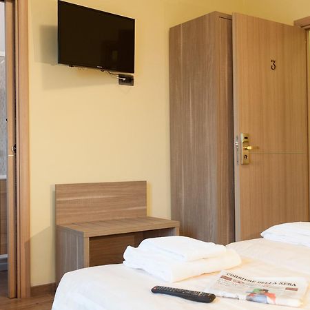 Hotel Ristorante Piccadilly سانثيا المظهر الخارجي الصورة
