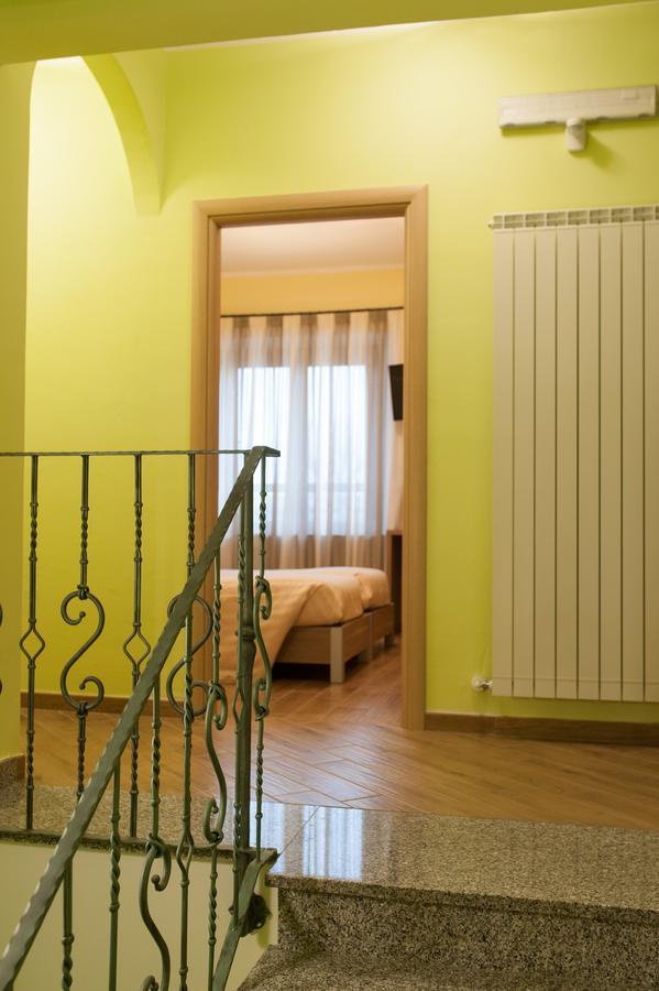 Hotel Ristorante Piccadilly سانثيا المظهر الخارجي الصورة